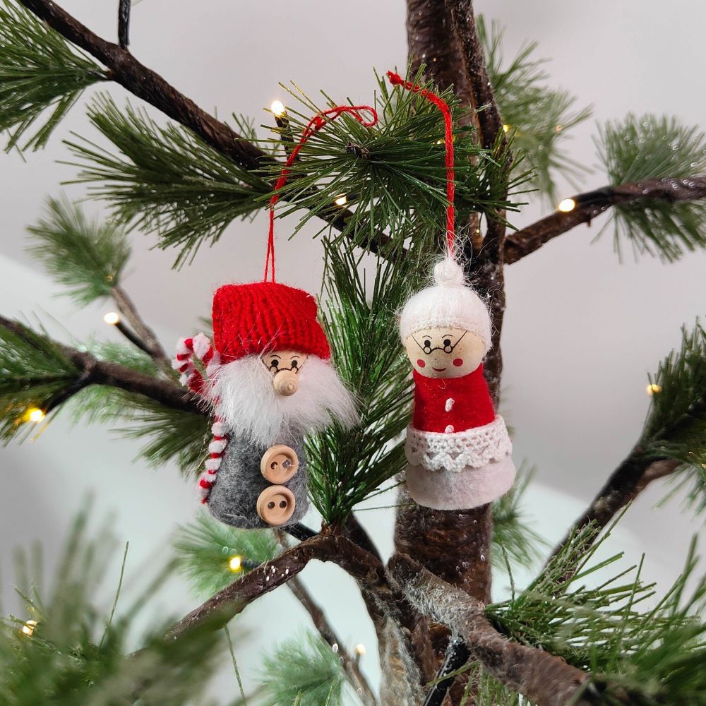 Tomte Grandparents – Red & White – Set of 2 Hanging Decorations
